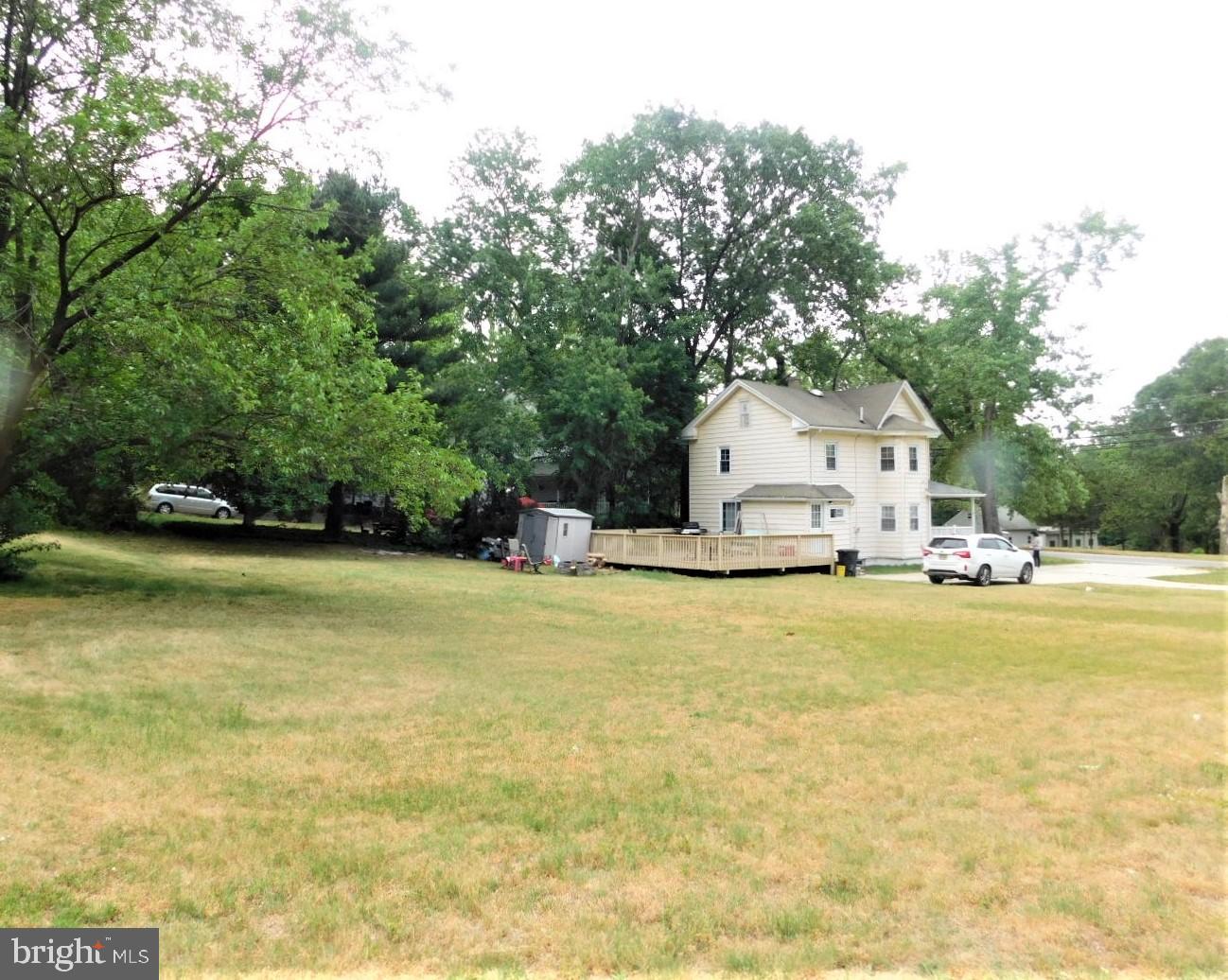 1640 Almonesson Road Woodbury, NJ 08096 - Photo 3 of 20 Corner lot over a third of an acre.
