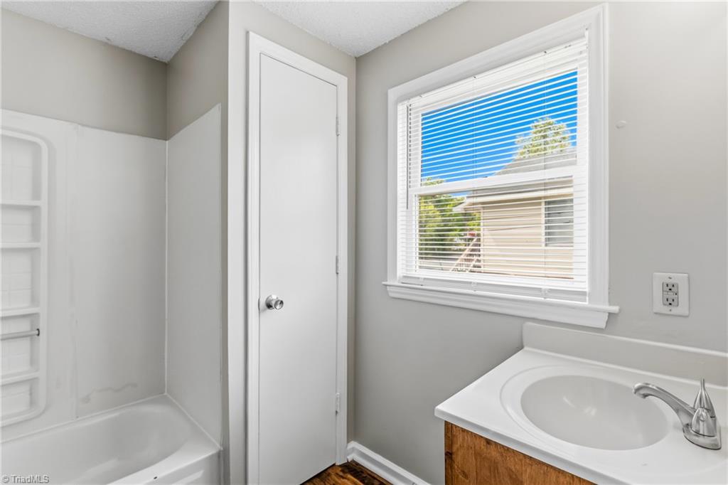 112 South Raleigh Street Greensboro, NC 27401 - Photo 19 of 23