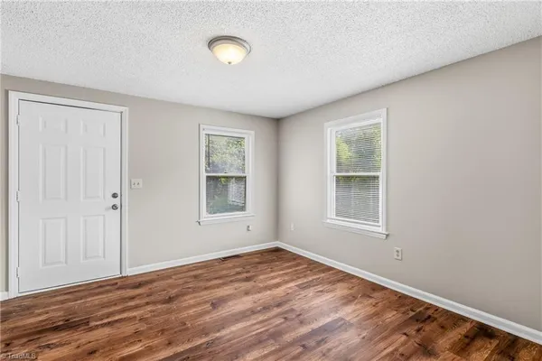 $1,300 | 112 South Raleigh Street, Greensboro, NC 27401