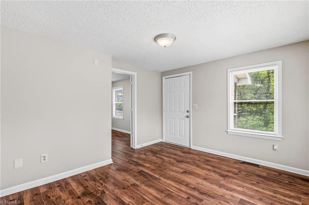 112 South Raleigh Street Greensboro, NC 27401 - Photo 7 of 23