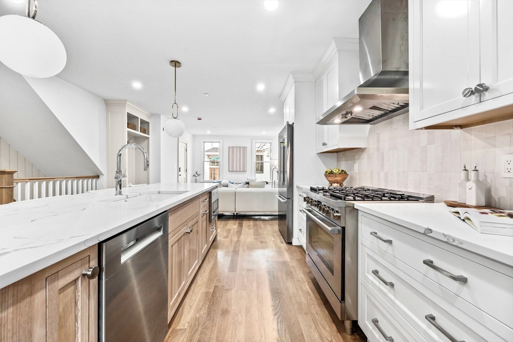 12 Prospect Street, Unit 1 Boston, MA 02129 - Photo 3 of 20