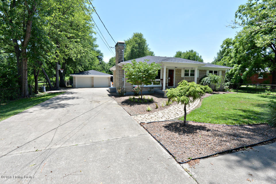 2 1/2 Car Garage