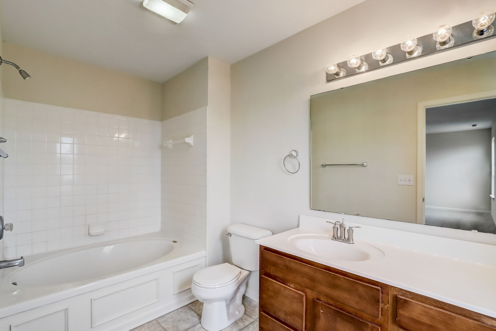 12831 Redskins Avenue Fishers, IN 46037 - Photo 8 of 29 Gallery Image 8