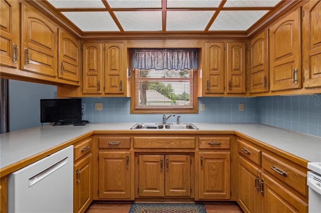 1025 Southeast Bridgehampton Way Lee's Summit, MO 64081 - Photo 10 of 35