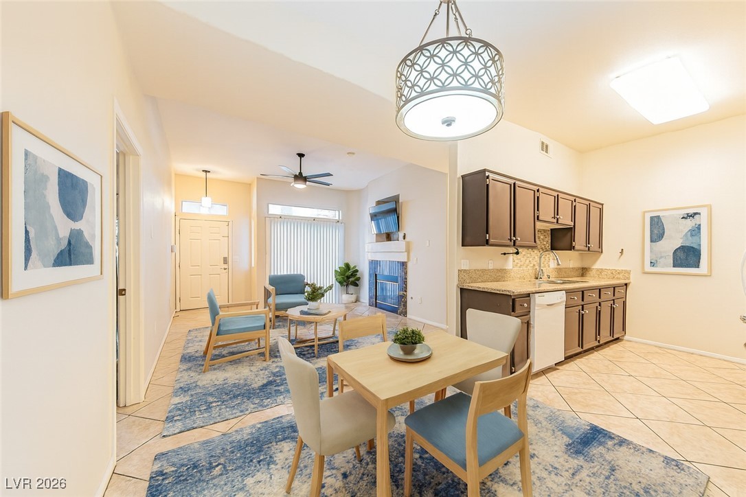 *Virtually staged* 3 bed/2 bath 1ST FLOOR 700 Carnegie St #1814 Henderson NV 89052