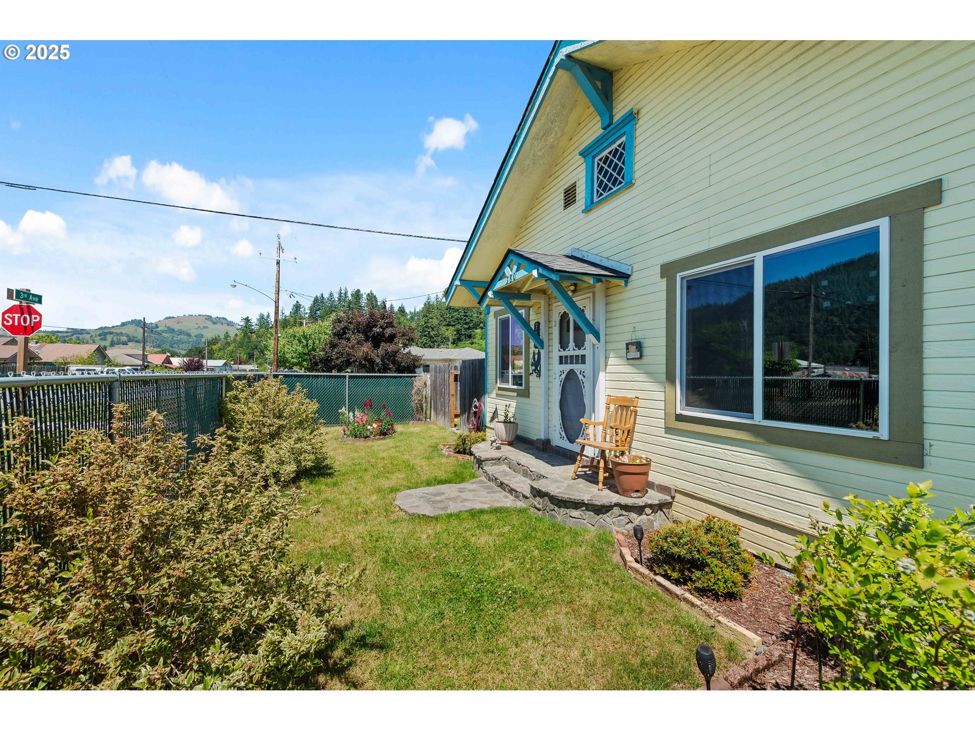 380 3rd Avenue Powers, OR 97466 - Photo 3 of 33