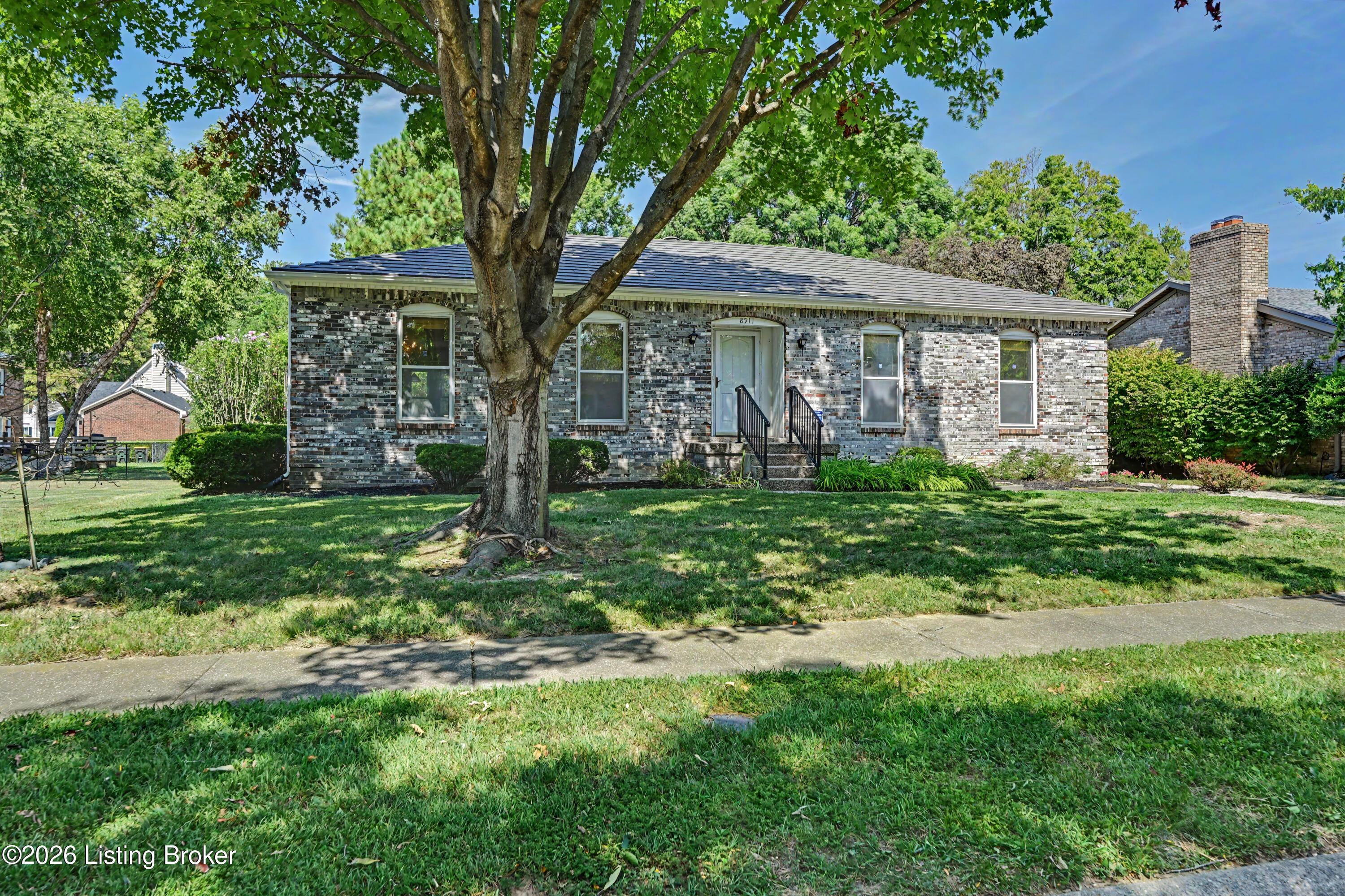 8911 Acushnet Road Louisville, KY 40242 - Photo 38 of 44 Front of Home