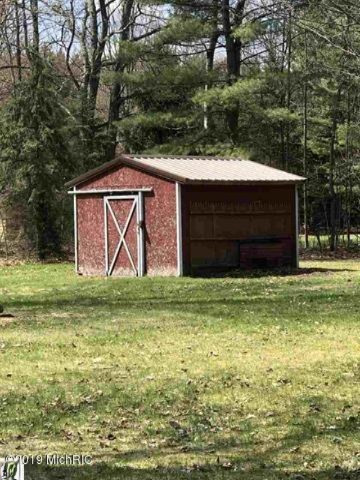 3085 North 3 1/4 Road Mesick, MI 49668 - Photo 4 of 18 3085 shed