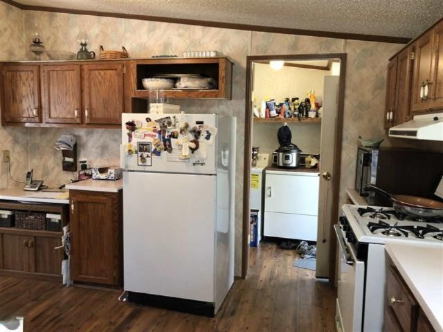 3085 North 3 1/4 Road Mesick, MI 49668 - Photo 7 of 18 3085 kitchen3