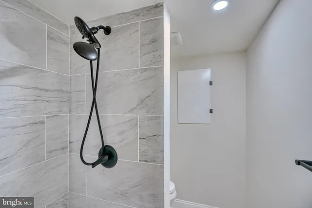 $2,900 | 6504 Rosemont Avenue, Baltimore, MD 21206