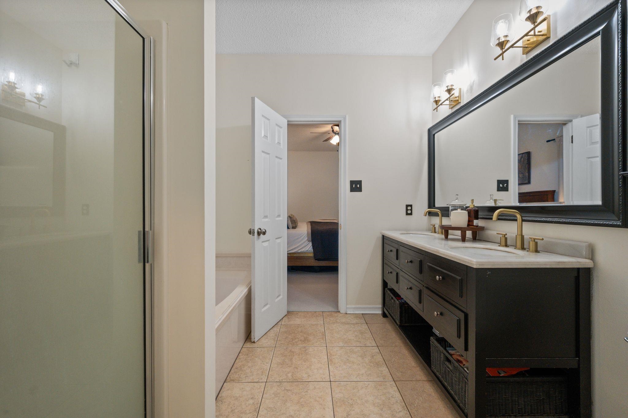 132 Hope Drive Daphne, AL 36526 - Photo 25 of 44 Bathroom