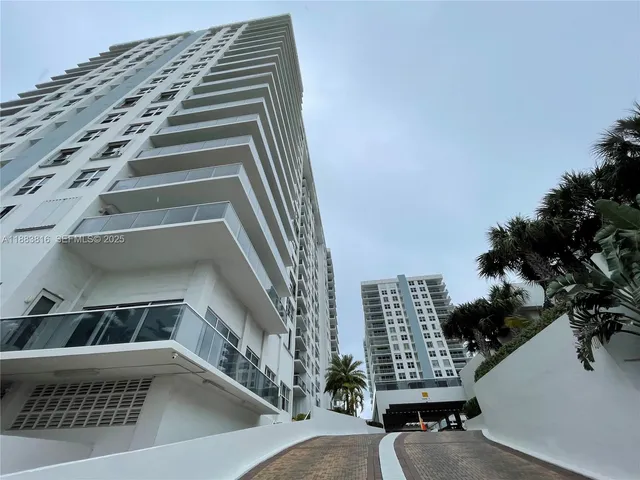 $5,700 | 2751 South Ocean Drive, Unit 1204S, Hollywood, FL 33019