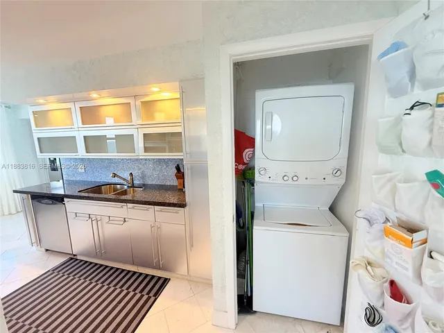 $5,700 | 2751 South Ocean Drive, Unit 1204S, Hollywood, FL 33019