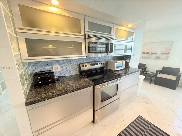 $5,700 | 2751 South Ocean Drive, Unit 1204S, Hollywood, FL 33019