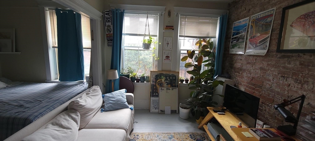 74 Myrtle Street, Unit 10 Boston, MA 02114 - Photo 3 of 8