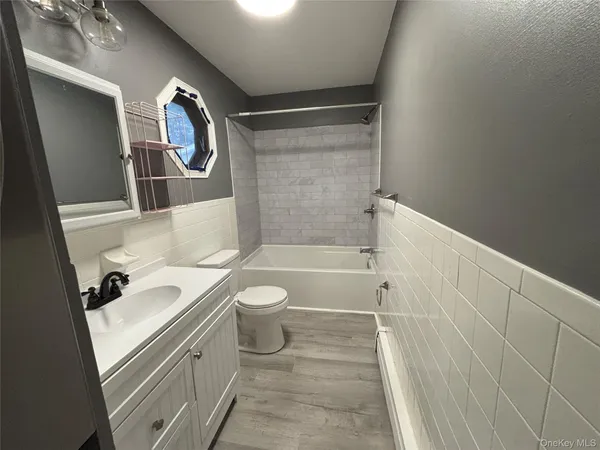 $1,800 | 42 Maple Avenue, Unit 2, Montgomery, NY 12575