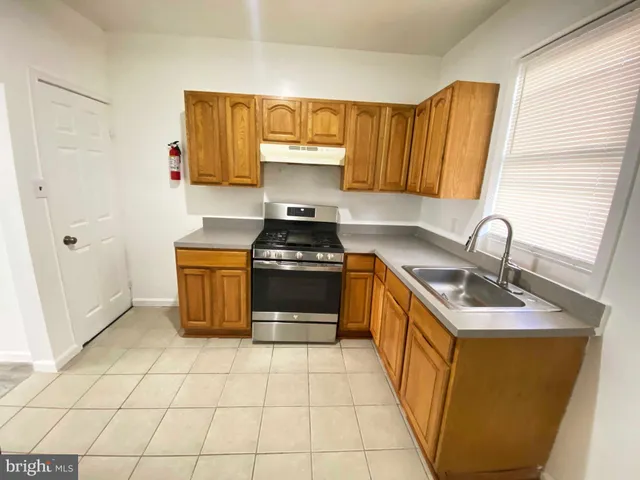 $1,250 | 3118 Hartville Street, Philadelphia, PA 19134