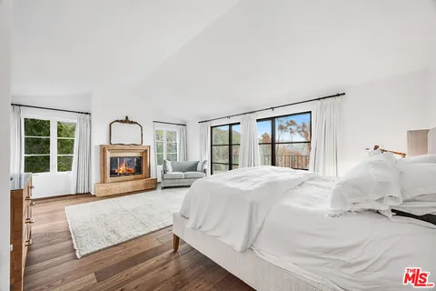 $2,988,000 | 2382 Live Oak Meadows Road, Malibu, CA 90265