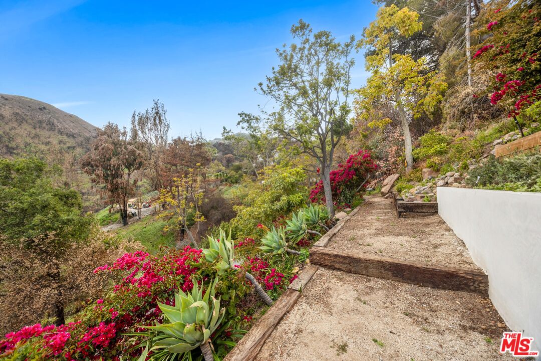 2382 Live Oak Meadows Road Malibu, CA 90265 - Photo 20 of 21