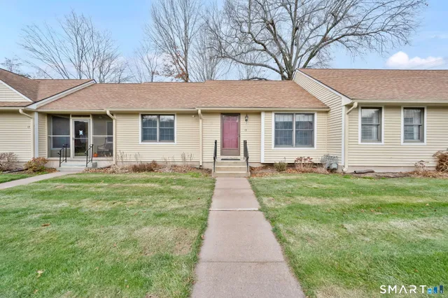 $315,000 | 13 Rockhaven Drive, Unit 13, Glastonbury, CT 06033