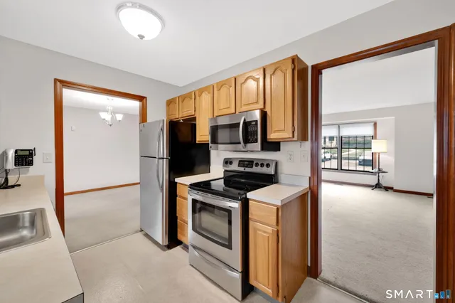 $315,000 | 13 Rockhaven Drive, Unit 13, Glastonbury, CT 06033