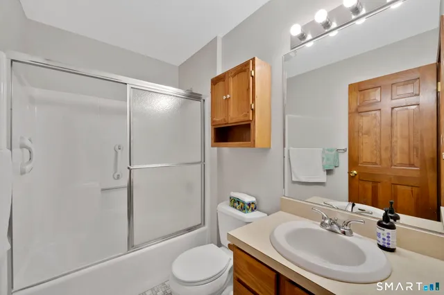 $315,000 | 13 Rockhaven Drive, Unit 13, Glastonbury, CT 06033