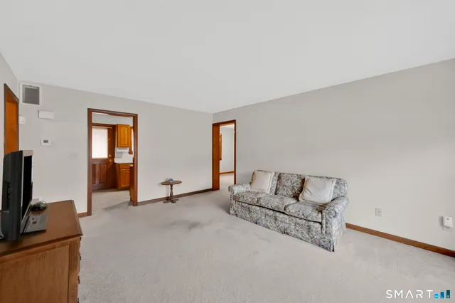 $315,000 | 13 Rockhaven Drive, Unit 13, Glastonbury, CT 06033