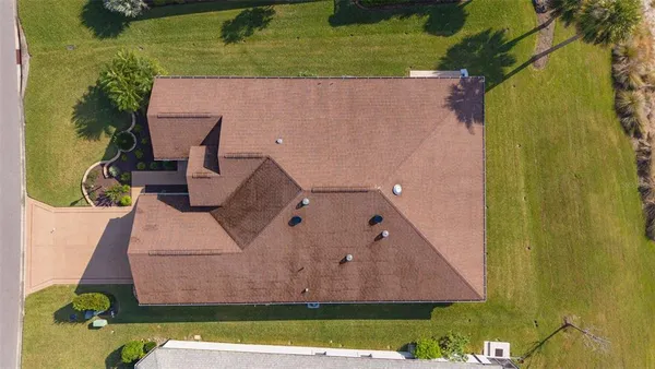 a view of utility room