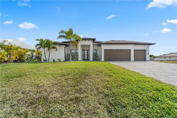 $500,000 | 427 Northwest 37th Avenue, Cape Coral, FL 33993