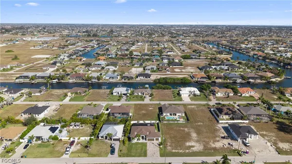 $500,000 | 427 Northwest 37th Avenue, Cape Coral, FL 33993