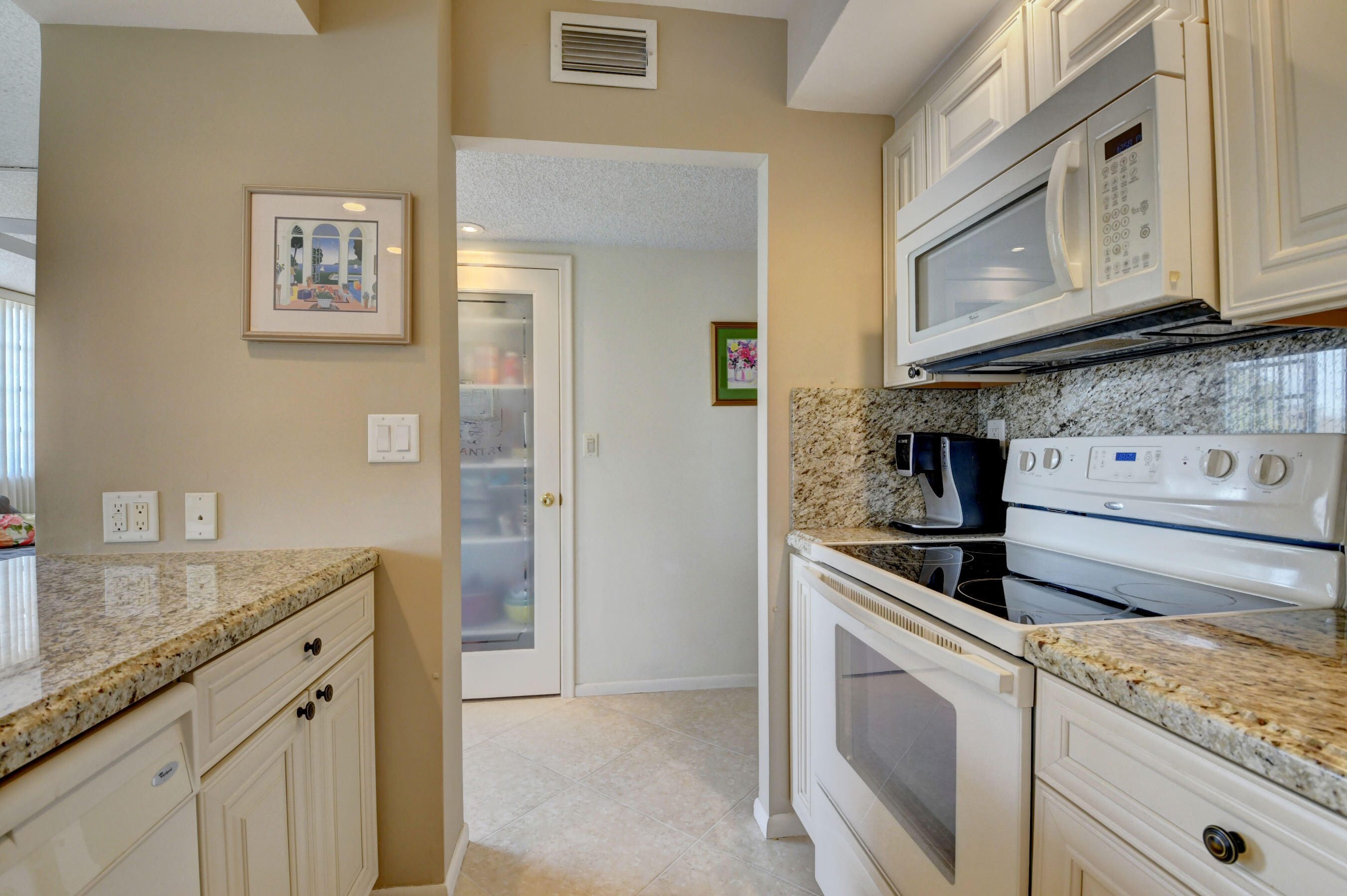 250 Northeast 20th Street, Unit 301 Boca Raton, FL 33431 - Photo 17 of 42 28_dsc_1983_4_5_6_7