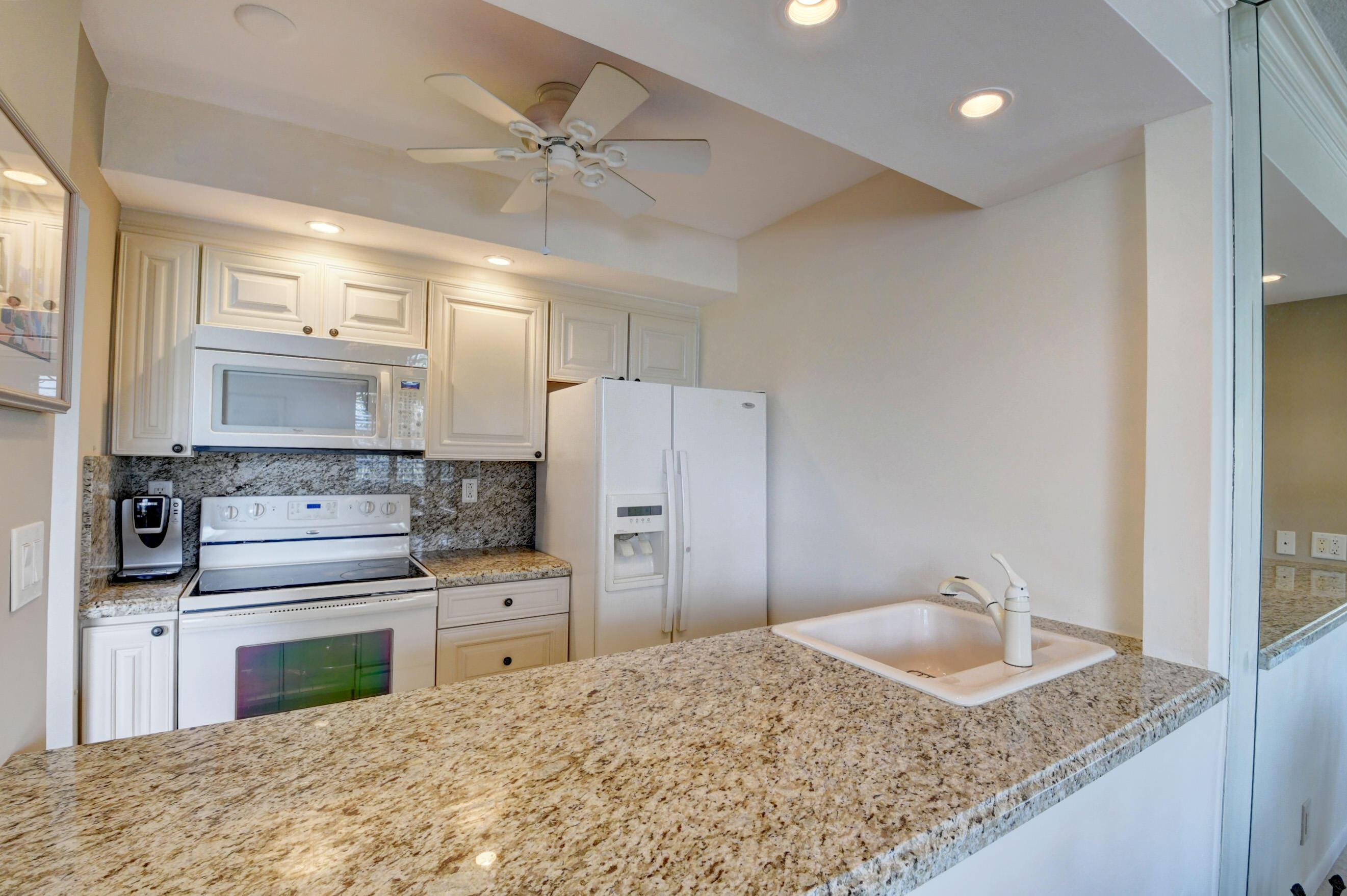 250 Northeast 20th Street, Unit 301 Boca Raton, FL 33431 - Photo 22 of 42 36_dsc_2028_29_30_31_32