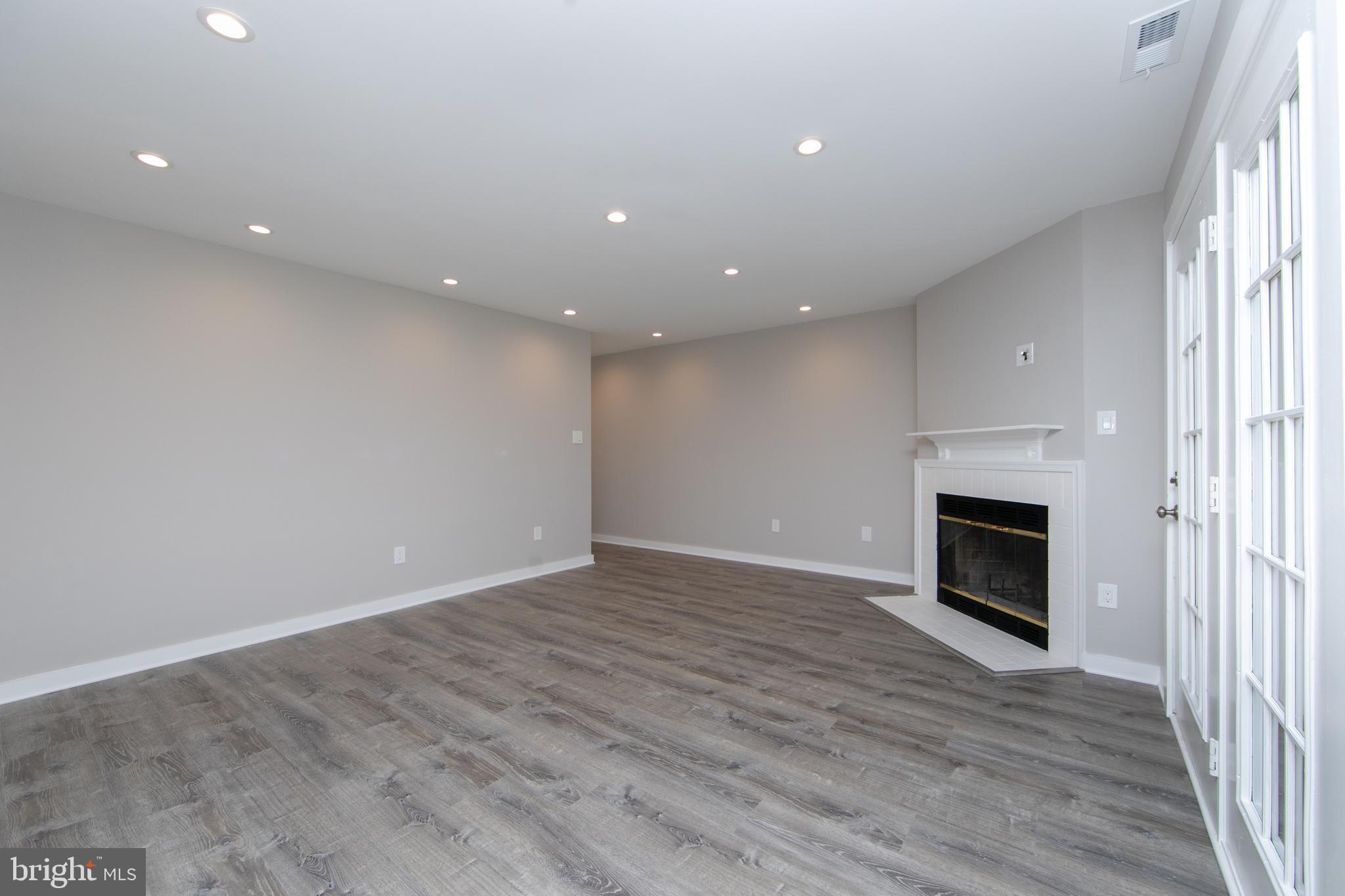 306 Tavistock Road Cherry Hill, NJ 08034 - Photo 9 of 33 Great room from the kitchen