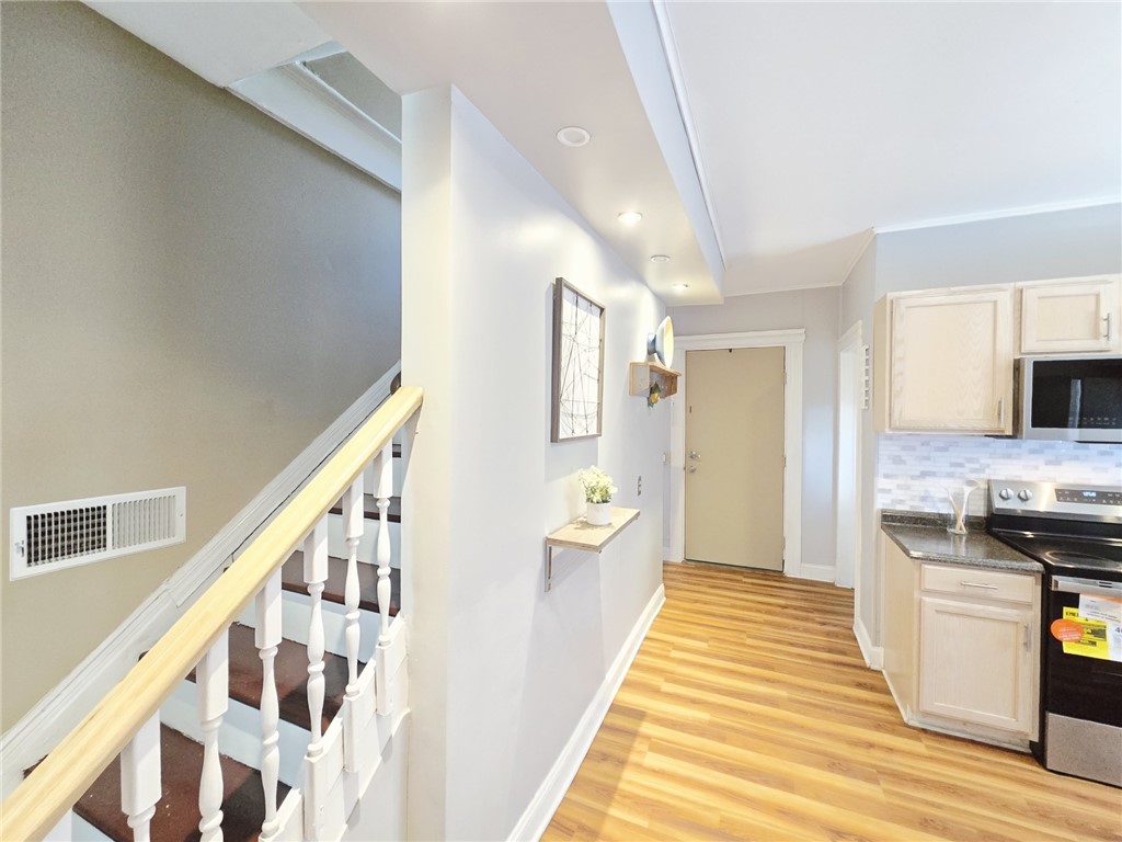 534 South Goodman Street Rochester, NY 14607 - Photo 16 of 40