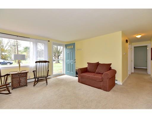 47 Elmfield Road Framingham, MA 01701 - Photo 5 of 30