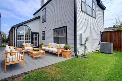 $399,000 | 2960 South Bend Drive, Dallas, TX 75229