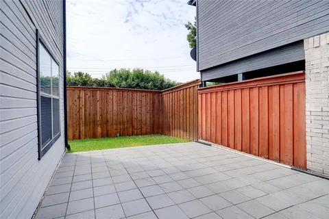 $399,000 | 2960 South Bend Drive, Dallas, TX 75229