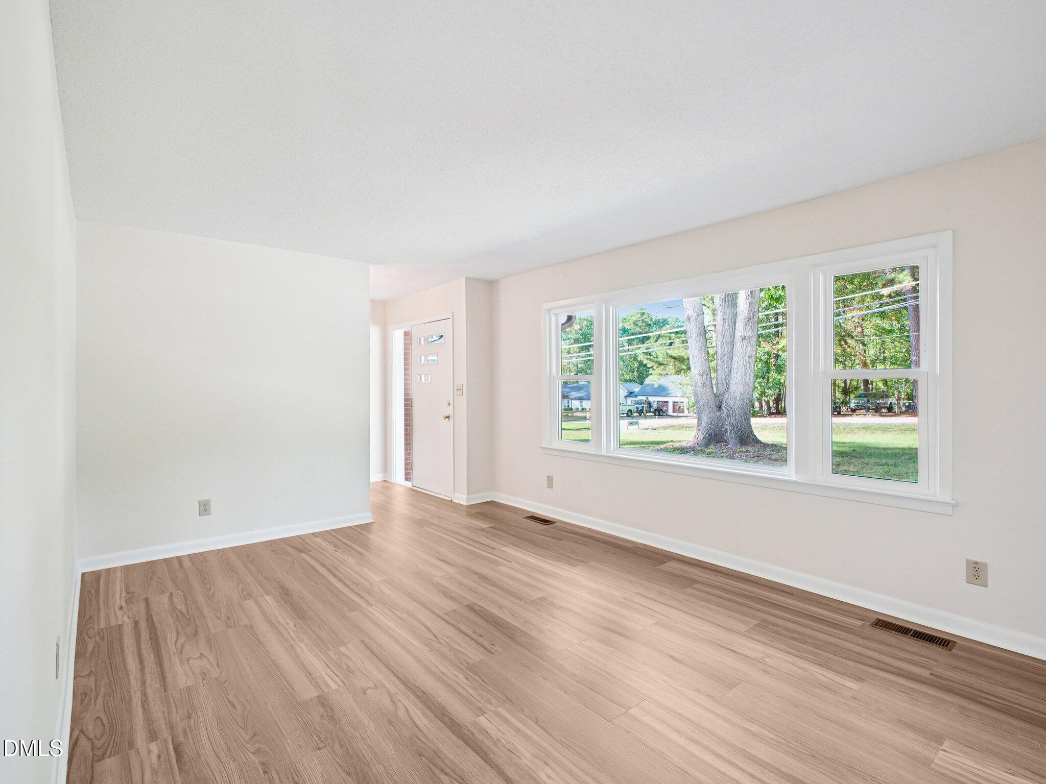 6421 King Lawrence Road Raleigh, NC 27607 - Photo 30 of 52 Living room