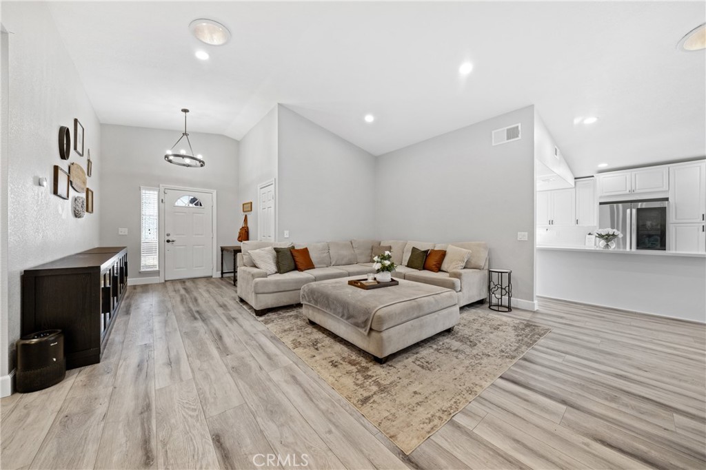 1329 Limonite Street Hemet, CA 92543 - Photo 6 of 31