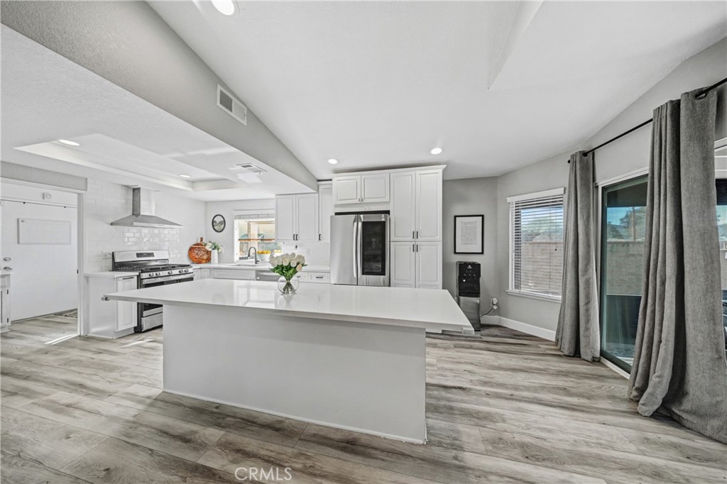 1329 Limonite Street Hemet, CA 92543 - Photo 8 of 31