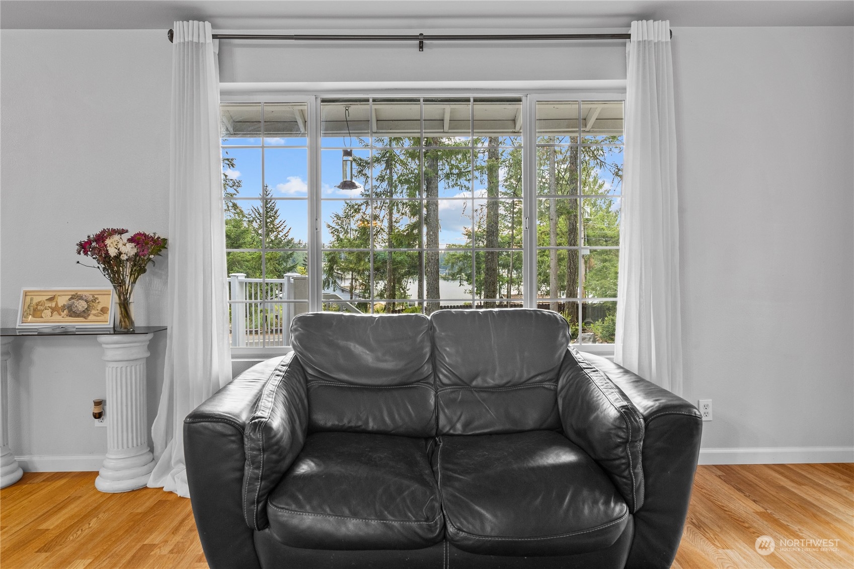 192 Gold Creek Road Northwest Bremerton, WA 98312 - Photo 12 of 38 a living room with furniture and a large window
