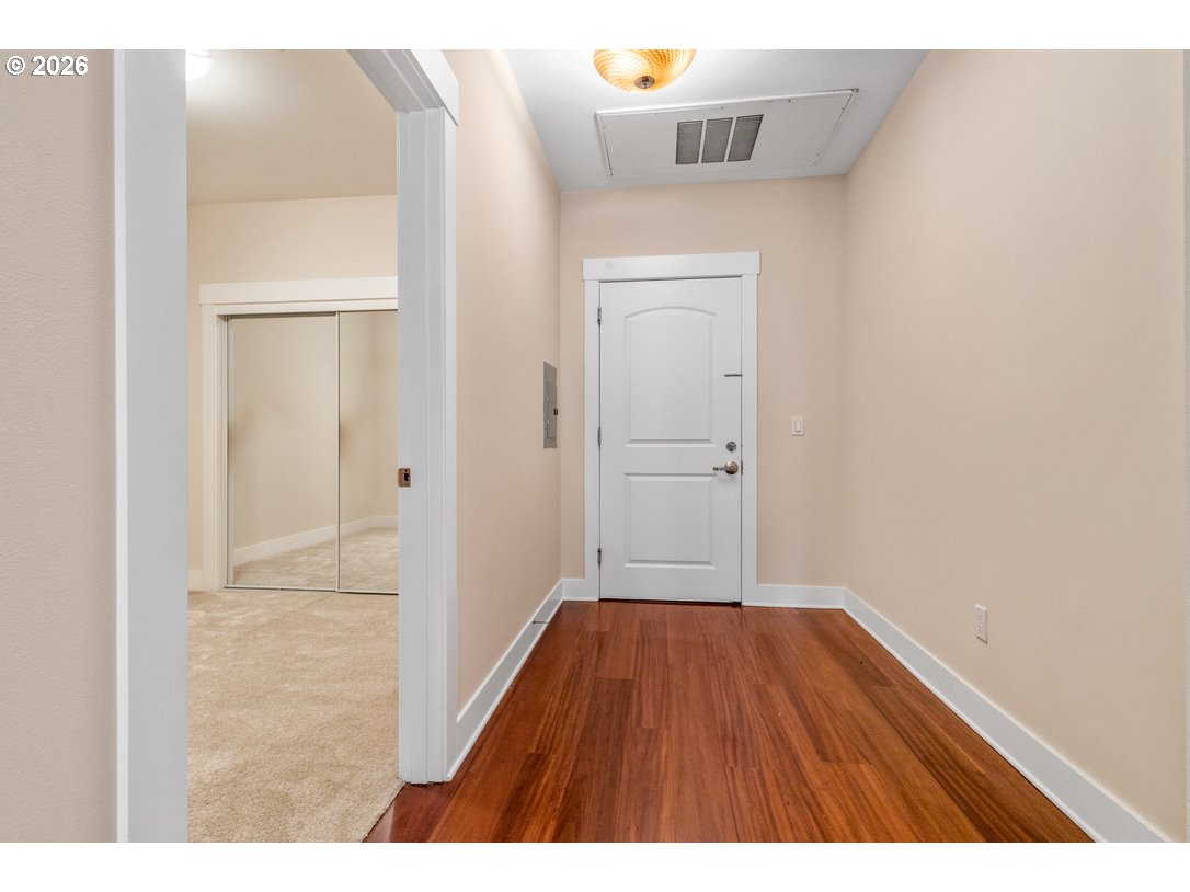 838 Southeast 38th Avenue, Unit 202 Portland, OR 97214 - Photo 5 of 34