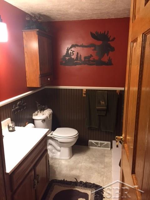 9793 Wadsworth Road Saginaw, MI 48601 - Photo 20 of 28 31326970-19.JPG