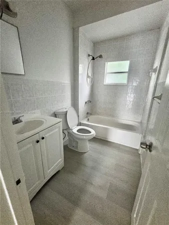 $2,250 | 568 Southwest 3rd Street, Unit LEFT 566, Miami, FL 33130