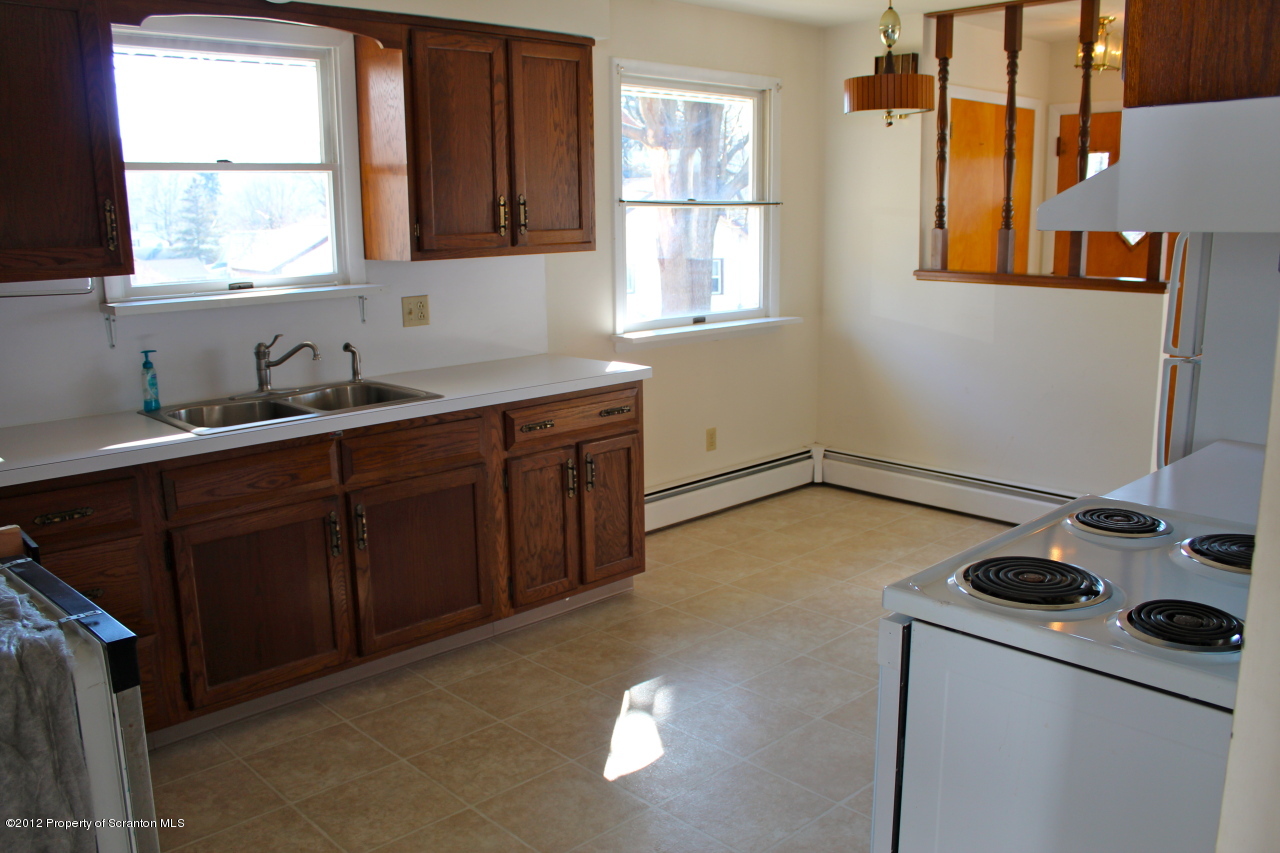 780 South Abington Road Clarks Summit, PA 18411 - Photo 2 of 7 Gallery Image 2