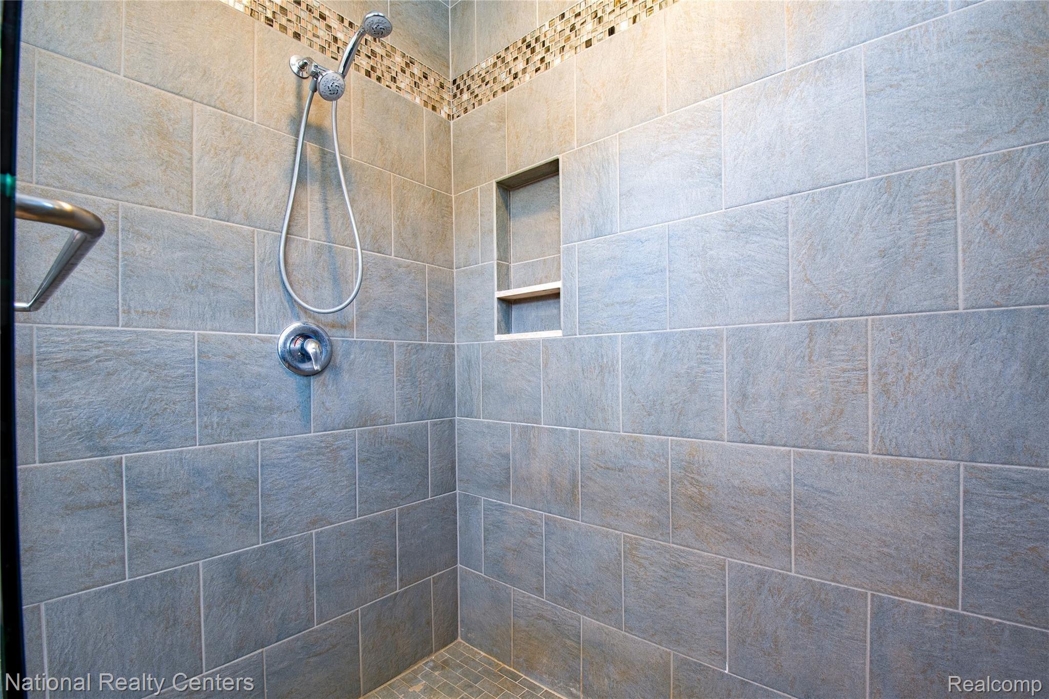 1753 Addaleen Road Highland, MI 48357 - Photo 19 of 41 Huge Stunning Shower!