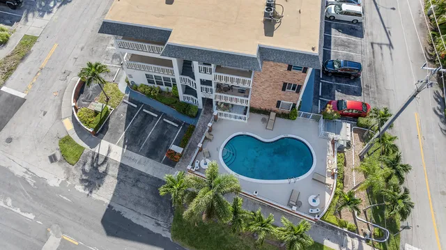 $180,000 | 424 North Riverside Drive, Unit 306, Pompano Beach, FL 33062