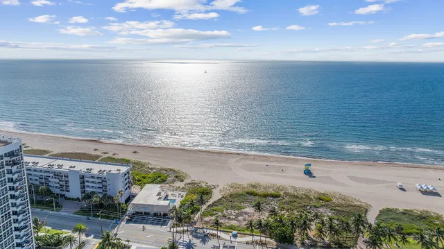 $180,000 | 424 North Riverside Drive, Unit 306, Pompano Beach, FL 33062