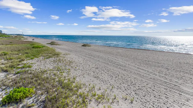 $180,000 | 424 North Riverside Drive, Unit 306, Pompano Beach, FL 33062