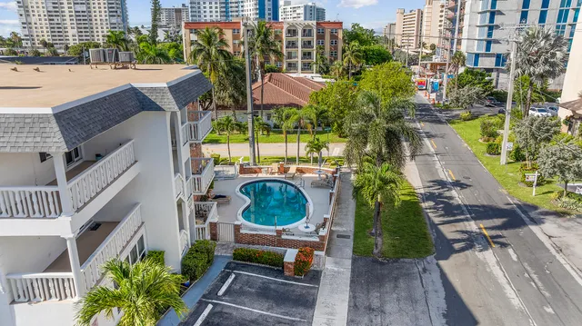 $180,000 | 424 North Riverside Drive, Unit 306, Pompano Beach, FL 33062